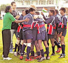 KISS team celebrating its victory against South Africa in the final of the Touraid Under-14 International School Rugby Tournament at Scottish Rugby Club in London on 29th September 2007.